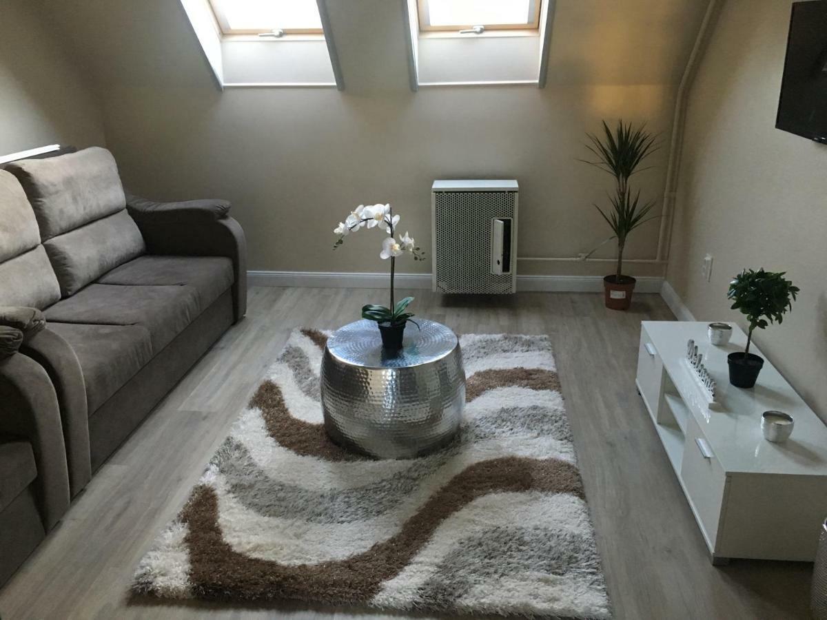 Glamour Apartman Apartment Eger Bagian luar foto