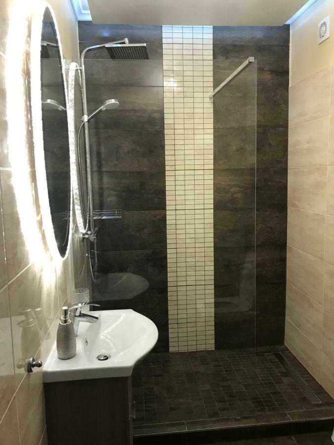 Glamour Apartman Apartment Eger Bagian luar foto