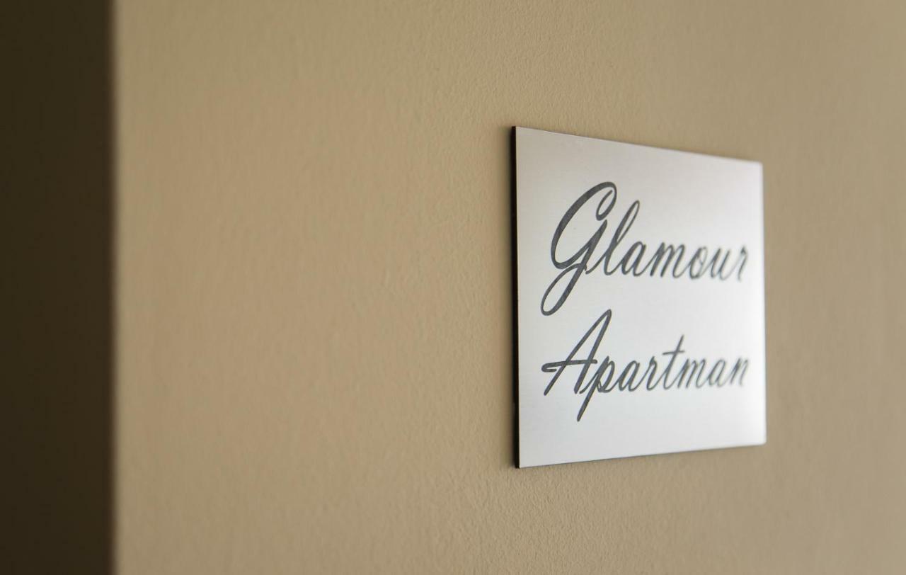 Glamour Apartman Eger Bagian luar foto