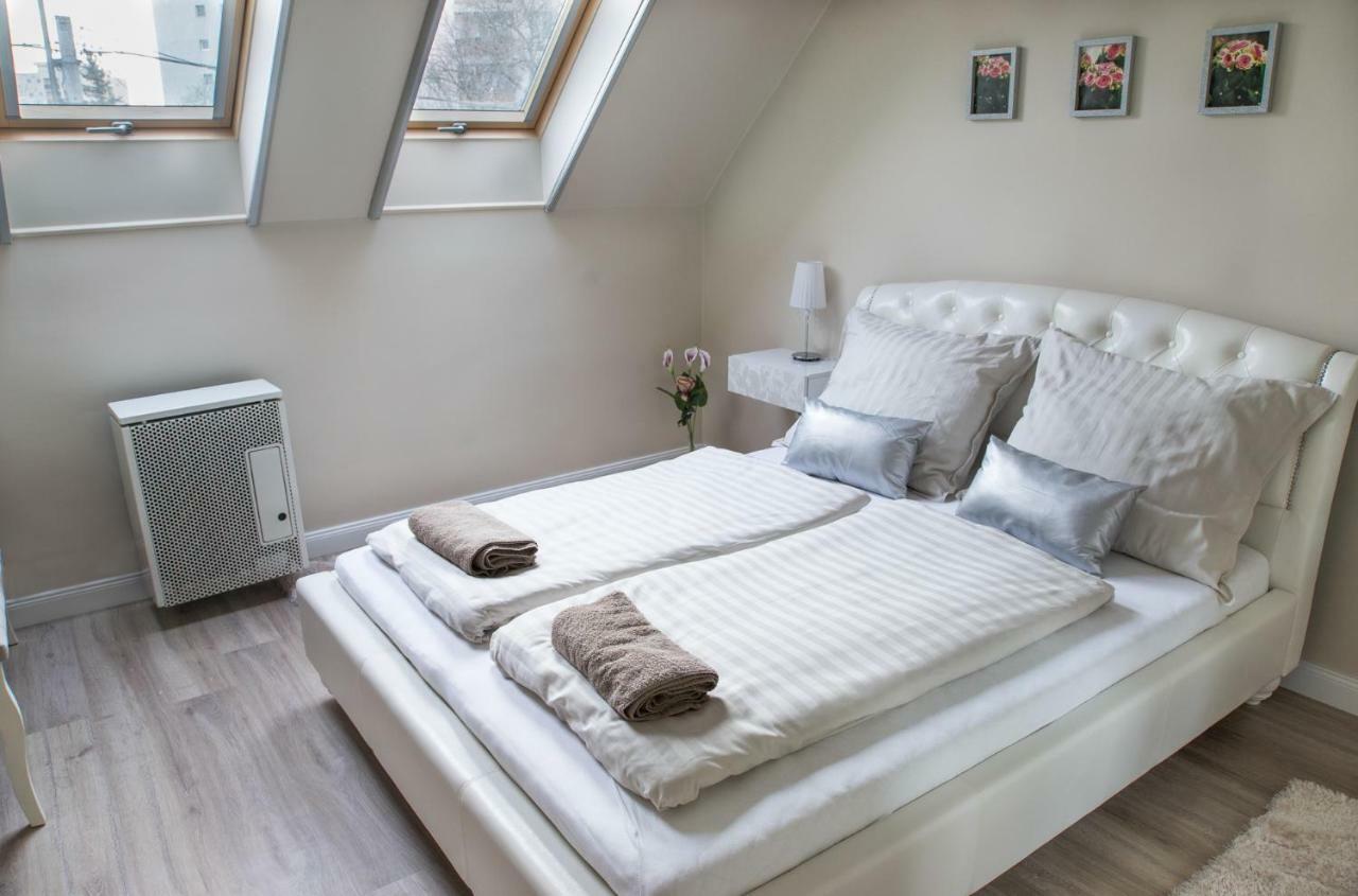 Glamour Apartman Apartment Eger Bagian luar foto