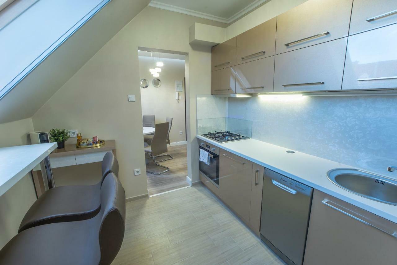 Glamour Apartman Apartment Eger Bagian luar foto