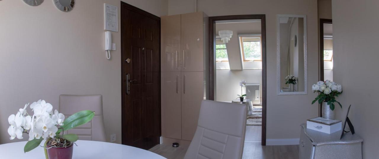 Glamour Apartman Apartment Eger Bagian luar foto
